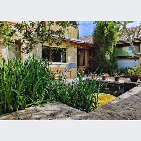 Viento De Ladera Piscina Natural Y Jacuzzi Ext Segovia Ngoại thất bức ảnh